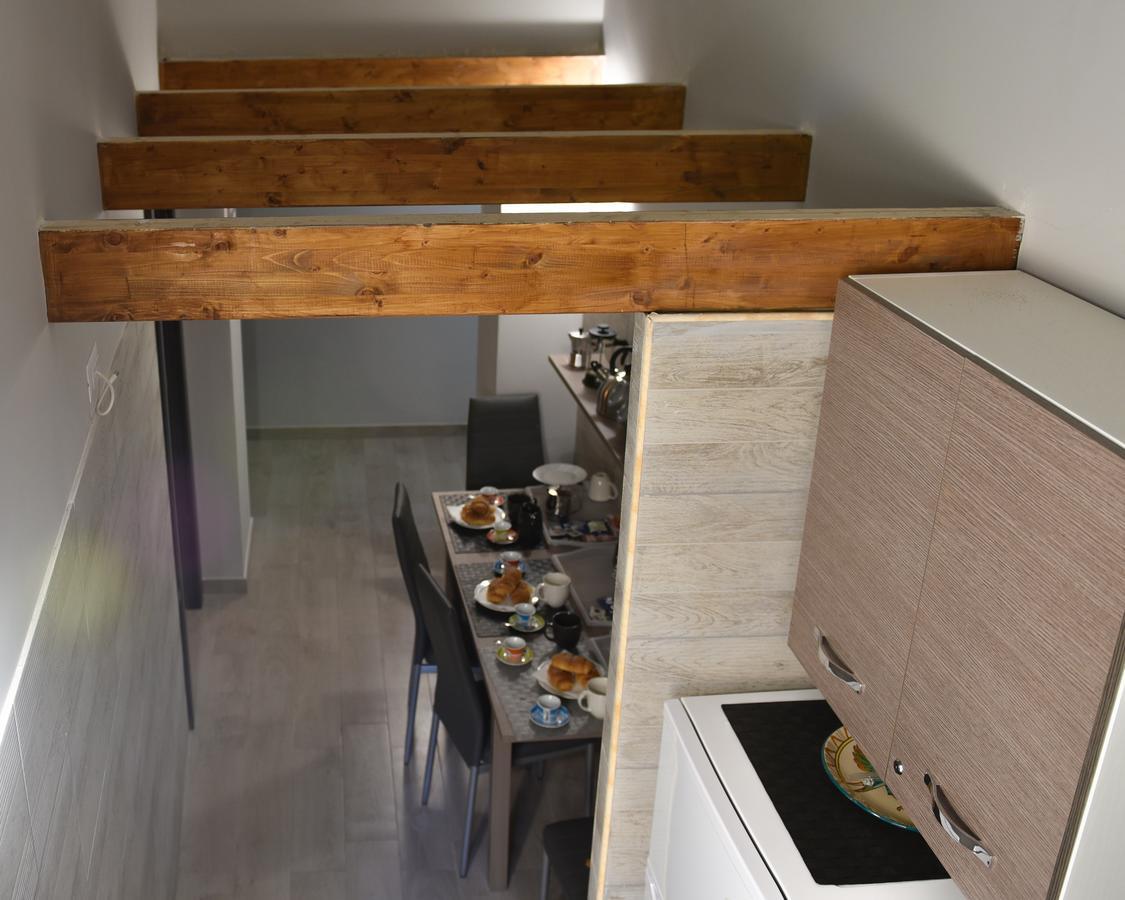 Famigi Bed & Breakfast เนเปิลส์ ภายนอก รูปภาพ