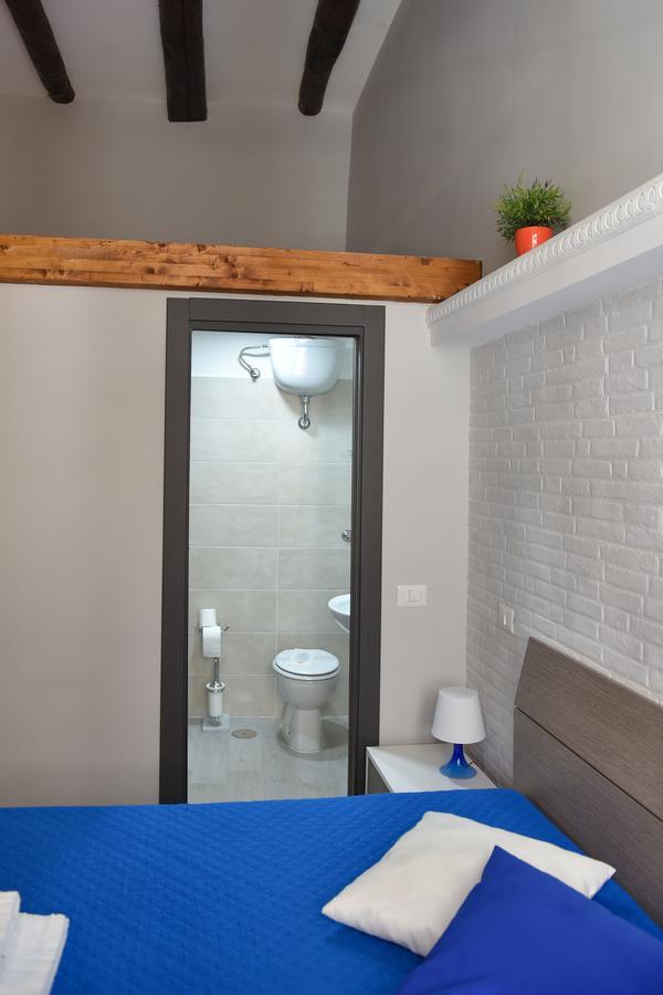 Famigi Bed & Breakfast เนเปิลส์ ภายนอก รูปภาพ