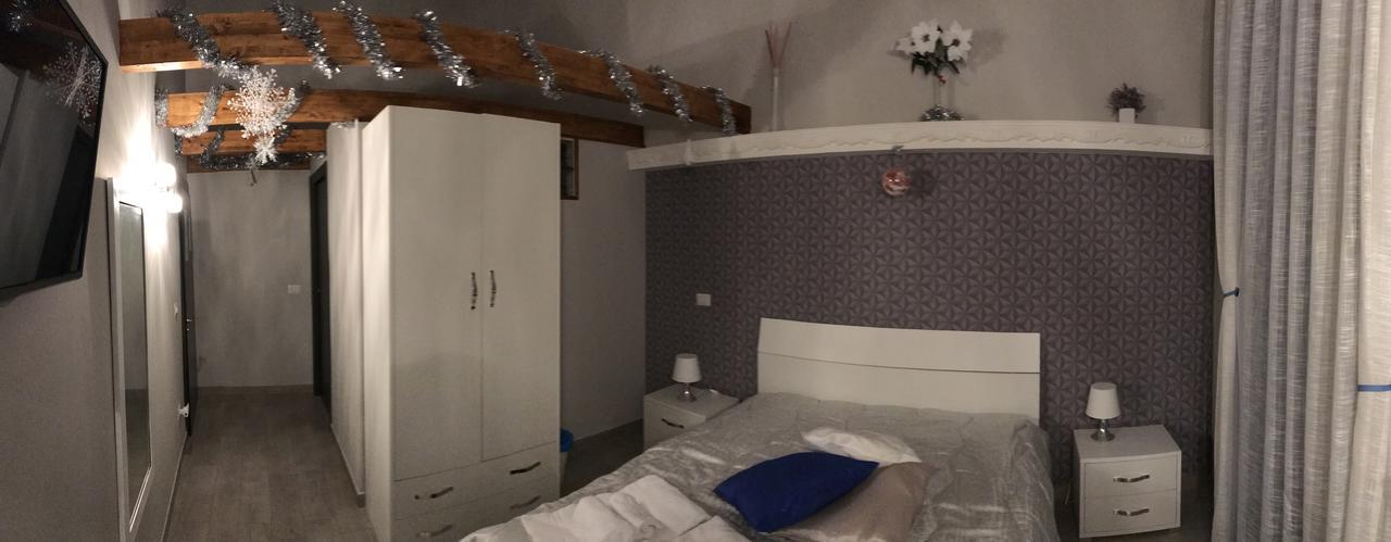 Famigi Bed & Breakfast เนเปิลส์ ภายนอก รูปภาพ